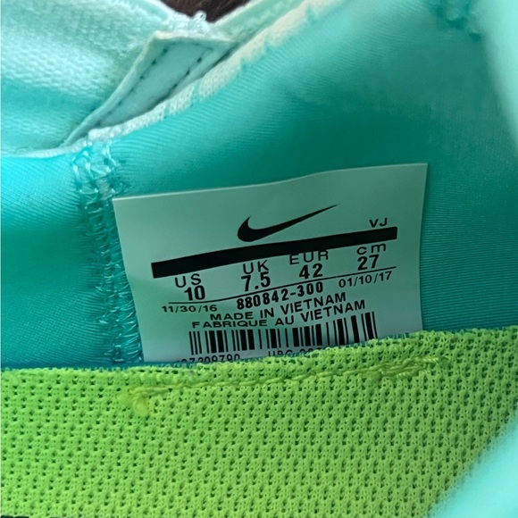 SOLD Women’s Size 10 - Nike Free RN Commuter 2017 Igloo / Night Purple-Aurora - Picture 8 of 8